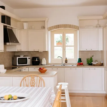 Lola's Summerhouse Vila